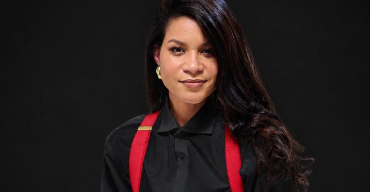 Michelle Almonte guiding a personal image consultation